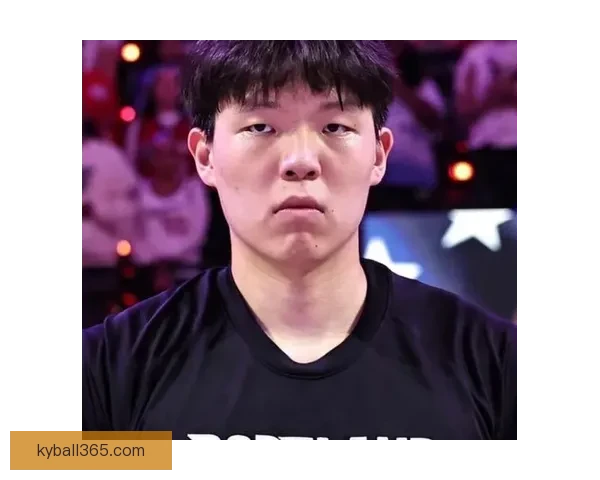 杨瀚森坦言手像叉子般难受期望回开拓者迎来全新表现